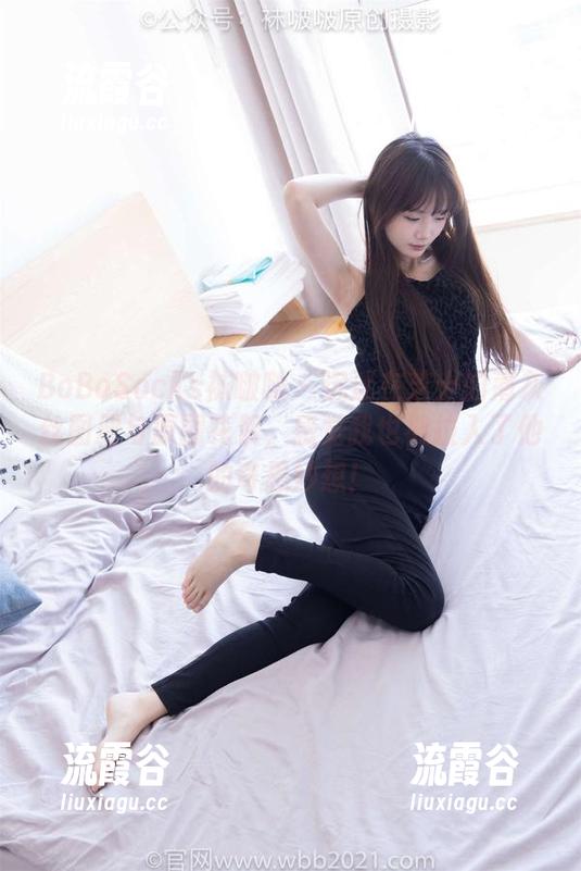 BoBoSocks袜啵啵 - 沉迷在芝士的薄灰丝图册与原图花絮，感觉我也被拉入了他的奇思妙想！