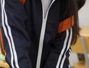 MFStar模范学院 – 甜筒晓彤新出黑白图集，搭配全套，保证让你一直琢磨。