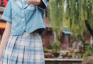 最新写真：喵糖映画又出粉格JK制服，心中娇羞盘算着我的两万种搭配！