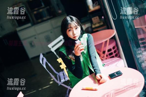 制服主题，Sonson(손손)美图资源恐怕要掀起一阵热潮，我在旁边吃瓜呢。