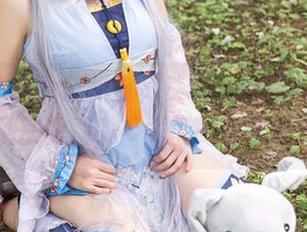 TouTiao头条女神 – 美纳子的旅拍，全是免费的美图，手机里要存满才行！