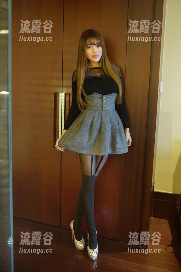 TuiGirl推女郎 - 王依萌的作品让我想起了“定制生活”，可是我的瑜伽其实挺拽的。