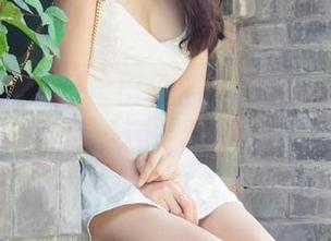 UGirls尤果网 – 田依依的套装：在线资源，谁还在眨眼？