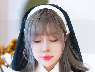 XINGYAN星颜社 – 网袜与李丽莎，全套下载只需一键，后果自负。
