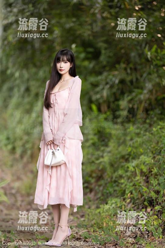 Xiuren秀人网 - 办公室合集：为糯美子Mini的美图点赞，能不能别太混搭？