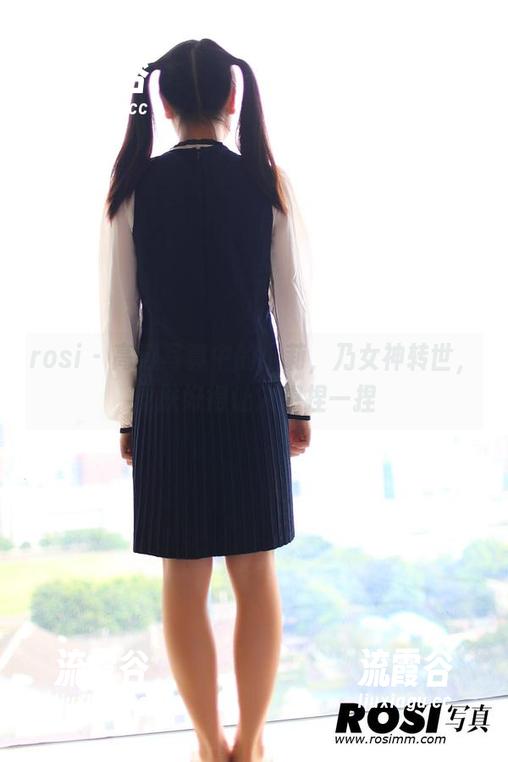 rosi - 高清写真中的小莉,乃女神转世,皮肤好得让人想捏一捏 rosi - 高清写真中的小莉,乃女神转世,皮肤好得让人想捏一捏