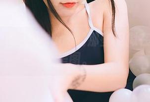 看！不呆猫妹妹cos的那些貌似在发光的美图。