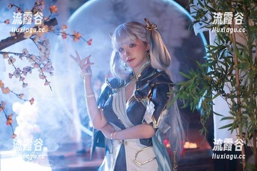 前羽rr带来的最新力作，学妹写真里的小动作简直值得一探。