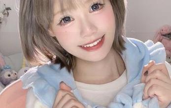 当千反田鹿子穿上水手服，整个cos就显得如此尖锐和真实。