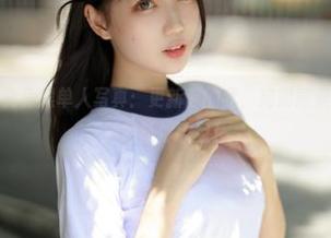 周叽是可爱兔兔黑单人写真：更新前的我，宛如蕨菜一样青涩，原图让你瞩目！