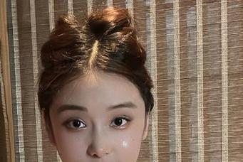 微密圈 – 奶雯的新发现：这种衣服真凉快，难道是为夏天量身定做的？原图更新中。