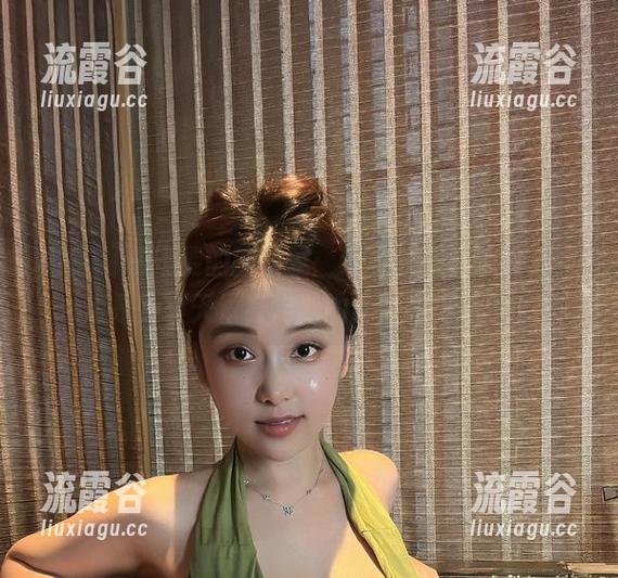 微密圈 - 奶雯的新发现：这种衣服真凉快，难道是为夏天量身定做的？原图更新中。