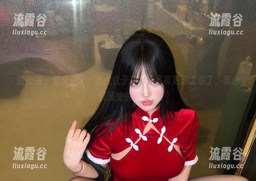 微密圈 - 夏天来了，小优优子这次的写真更新太敢了，真心佩服她的勇气。