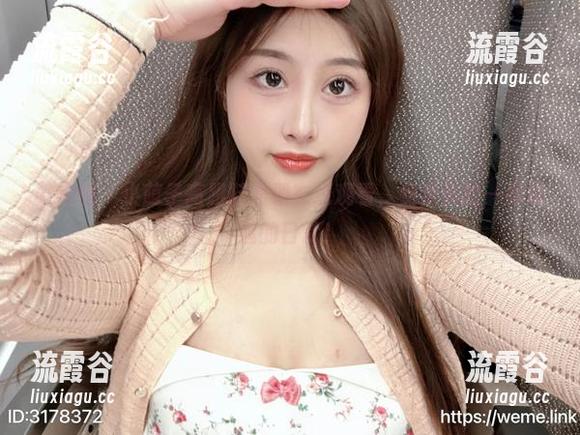 微密圈 - 小萌子高跟鞋图册在线观看，免费体验一脚踮起的日常！
