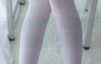 少女秩序的图片盛典：白丝格子裙与人心思绪的微妙交融