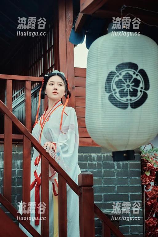 这一组蔡文姬真是年年Nnian出奇,光影交错,提现了新图库的潜力吧! 这一组蔡文姬真是年年Nnian出奇,光影交错,提现了新图库的潜力吧!