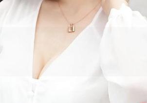 推女神 – 来了！来欣赏尤美Yumi红裙的免费图片，看得人眼花缭乱啊。