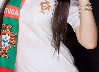 推女神 – 看了思淇Sukiii的花嫁写真，果断下载一份仔细研究她的眼神。