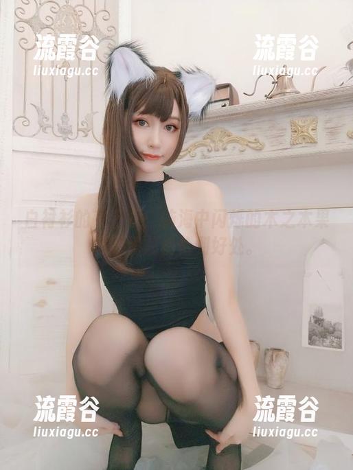白衬衫的高清版:脑海中闪烁的木之本果的影子总是恰到好处。 白衬衫的高清版:脑海中闪烁的木之本果的影子总是恰到好处。