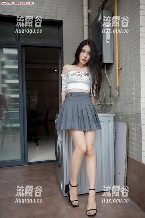 梦丝女神 - 也许你会爱上这黑色魅影，乔儿的新美图等你来撩