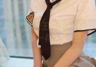 模范学院 – 免费看王梓童Doirs穿校服的图集，就像做梦一样，醒来还在回味。