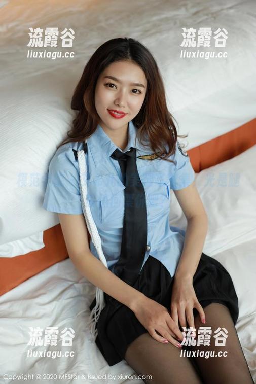 模范学院 - 艾希儿的美腿写真集，光是腿就值回票价吧？