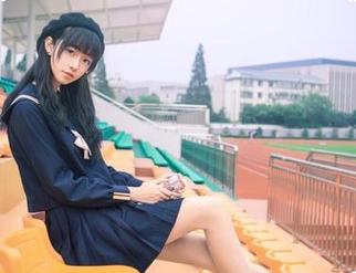 沧霁桔梗的黑丝体操服全套：这得多少层次啊，衣服和腿的搭配我也想不明白了！