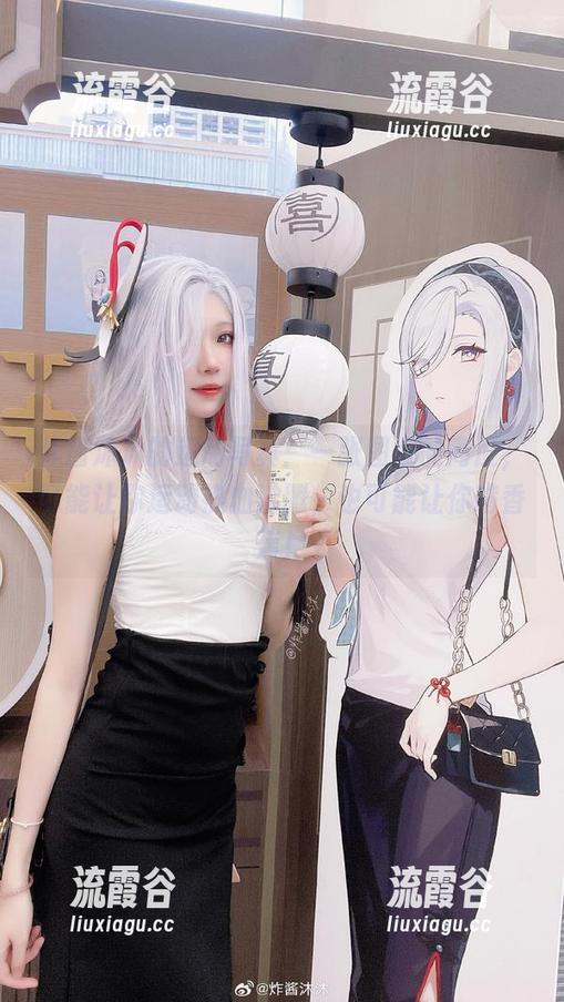 炸酱沐沐的运动写真：一张图包的高度，可能让你运动热血沸腾，也可能让你啃香蕉！