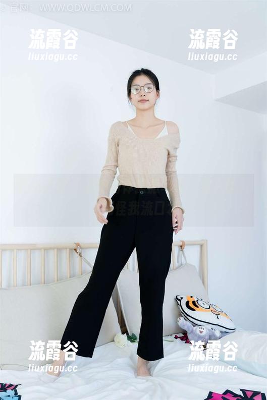 物恋传媒 - 嘟嘟的体操服写真，我只能说，别怪我流口水