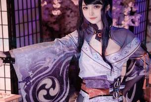 沉浸在白莉爱吃巧克力的水手服合集在线：就像在海边散步，偶尔被海浪打湿