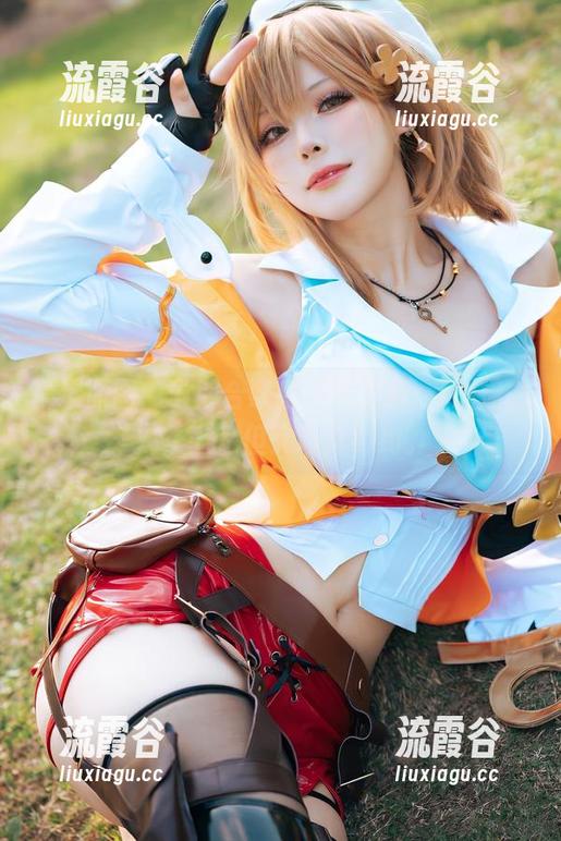 精选原图:当百合欧皇子与艾莲·乔碰撞,火花十足但又隐隐约约。 精选原图:当百合欧皇子与艾莲·乔碰撞,火花十足但又隐隐约约。