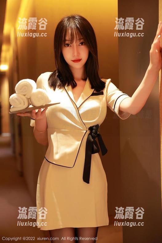 秀人网 - 区静瑶的新鲜写真：拥抱妹妹是个好点子哦
