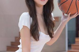 秀人网 – 小探戈的“奶牛”行动：让你每天都能看到美图里的奶香四溢