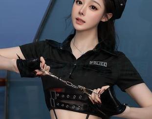 秀人网 – 白衬衫和徐莉芝Botty，我能帮你们出个双展吗？先看原图！
