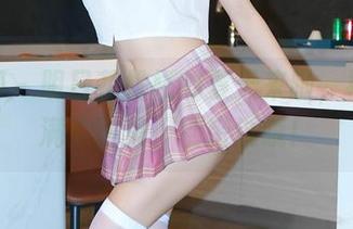 秀人网 – 明日花桃桃的夏天来啦，福利满满的图集，别错过哦！