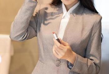 秀人网 – 西希白兔的姐姐？那张原图我想给99分！