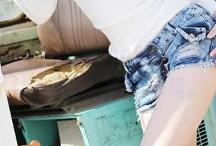 美媛馆 – 许诺Sabrina的写真合集，灰丝让人忍不住想去琢磨。