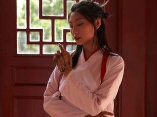 蜜桃社 – Suki姐姐：生活中的随性套图，不小心就被拍下来了！