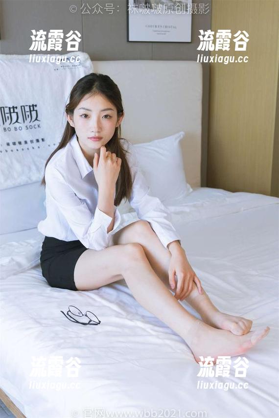 袜啵啵 - 小甜豆这一季的连衣裙作品，有点儿甜，也有点儿酸。