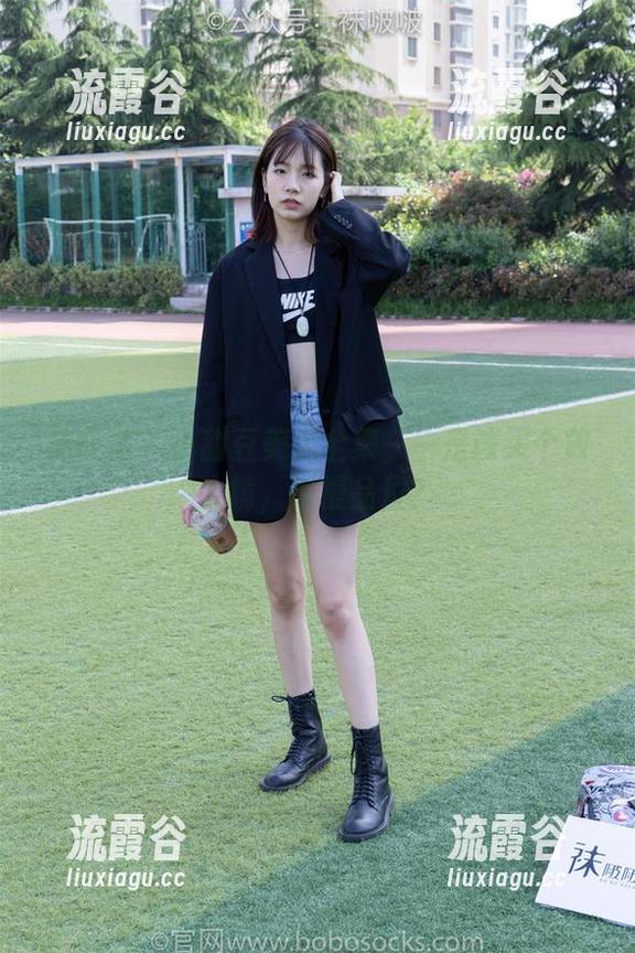 袜啵啵 - 小甜豆美足全集——是该买个放大镜，慢慢品位？