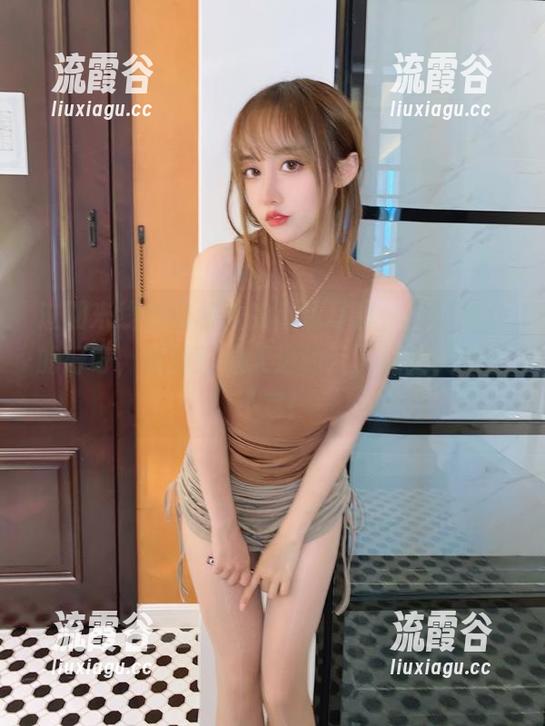 过期米线线喵和她的高清写真，引爆观众的好奇，姐姐就像天边的云，温柔又飘忽不定！