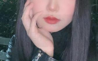 这个泡泡就是逊啦，她的姐姐在无圣光套图里不走寻常路