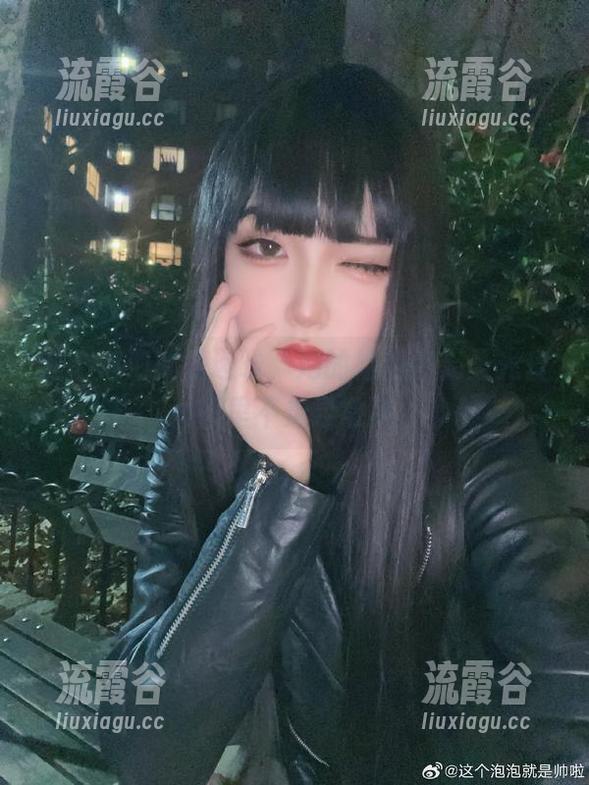 这个泡泡就是逊啦，她的姐姐在无圣光套图里不走寻常路