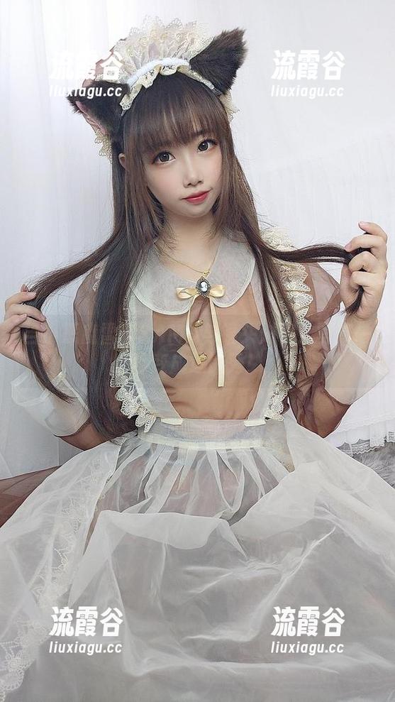 当小恶魔雪琪SAMA与镜头对视：写真一秒变成逗比秀！