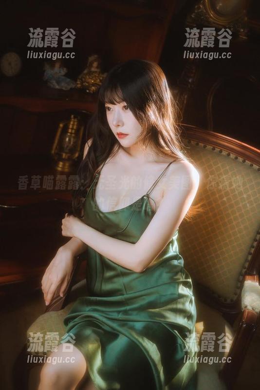 香草喵露露：无圣光的修女美图，你猜她的信仰是啥？