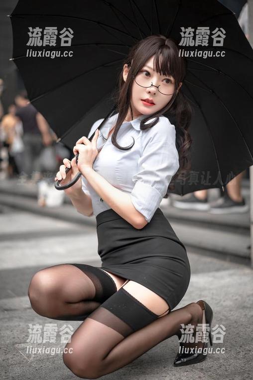 全集来袭,香草喵露露的黑丝写真让人心绪不宁 全集来袭,香草喵露露的黑丝写真让人心绪不宁
