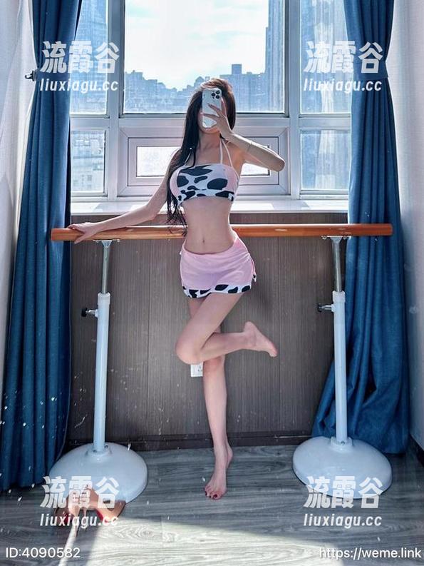 微密圈 - 套图里的白裙看得我有点发愣,黎允熙你咋做到的? 微密圈 - 套图里的白裙看得我有点发愣,黎允熙你咋做到的?